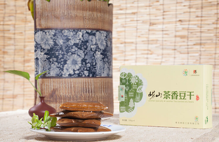 崂山牌茶豆干晓阳春出品。